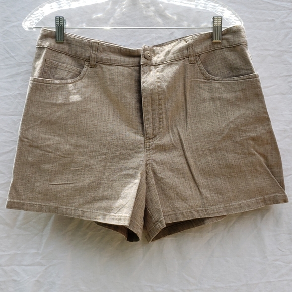 Shorts - Picture 1 of 4